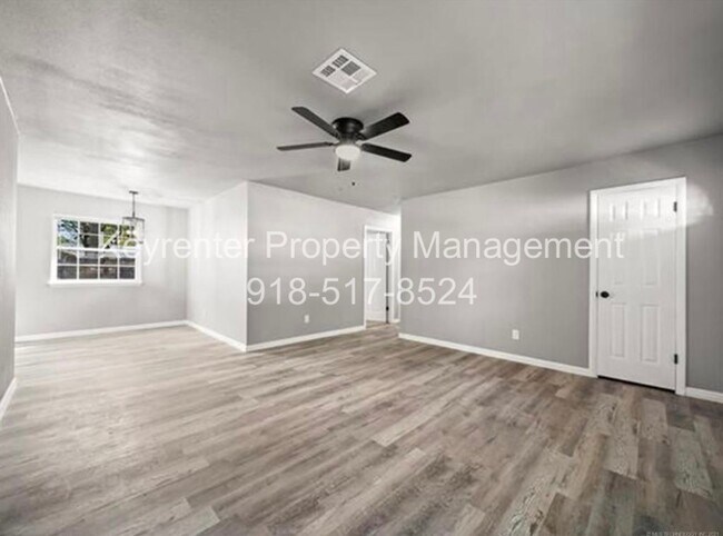 Building Photo - Beautiful Renovated 3 Bedroom Ready Late May