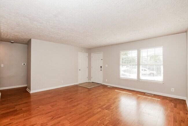 Foto del edificio - 8858 Frontenac Rd