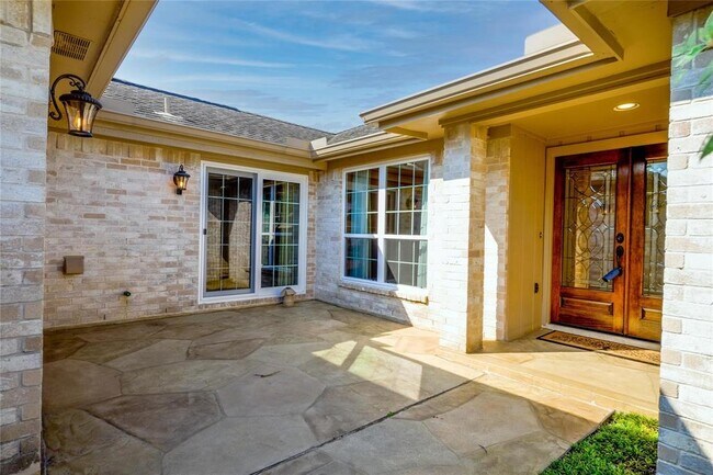 Foto del edificio - 1531 Locke Ln