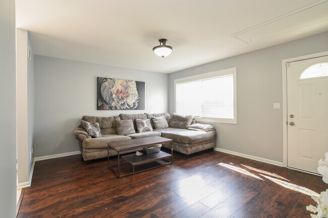 Building Photo - 1220 Nova Ct