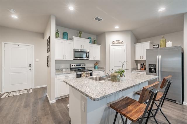 Foto del edificio - 1385 Dillard Creek Dr