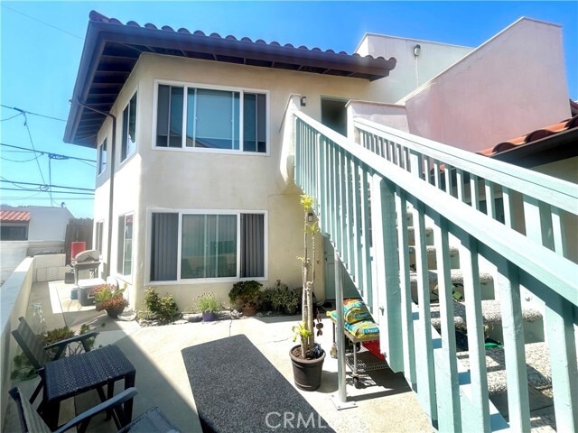 Building Photo - 258 Avenida Victoria