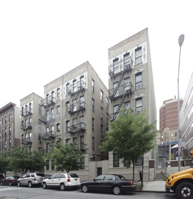 Primary Photo - Icarus Apartments