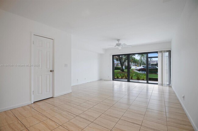 Building Photo - 4270 SW 70th Terrace