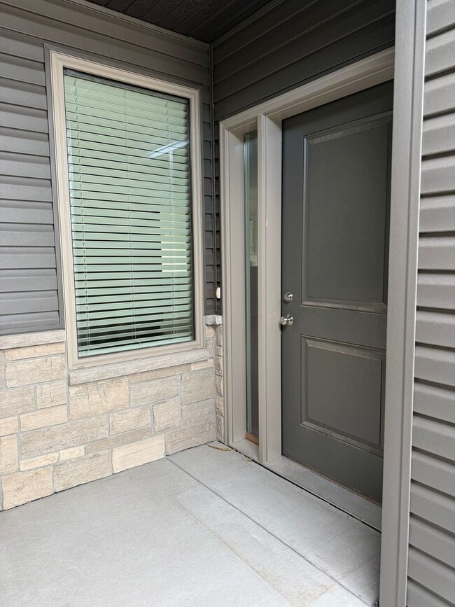 Building Photo - 7013 Claystone Dr