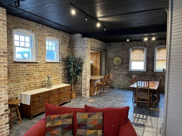 Building Photo - 415 N Gilbert St