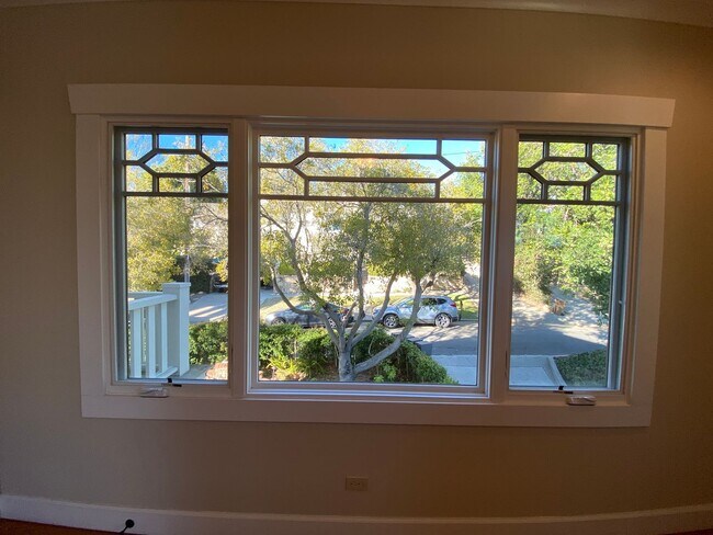 Foto del edificio - Enchanting 1-Bedroom, 1-Bath Oasis with Stunning Views