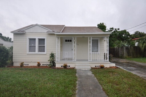 Foto del edificio - Available Now!! 4 Bedroom in Tampa