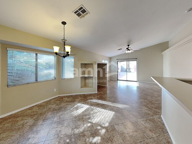 Building Photo - 9029 W Avalon Dr