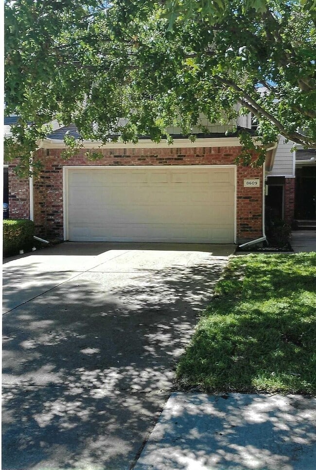 Building Photo - 8609 Hunters Trace Ln