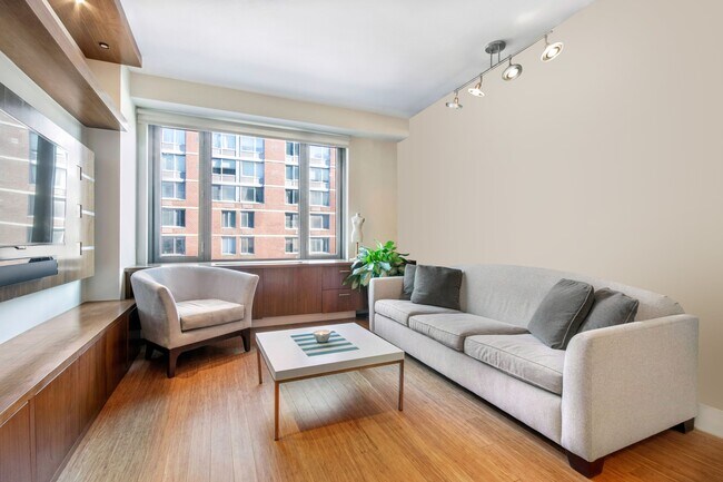 Foto del edificio - 305 W 16th St