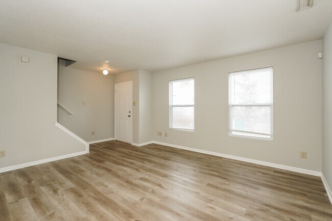 Building Photo - Comfortable 3-Bedroom Home in Indianapolis, IN