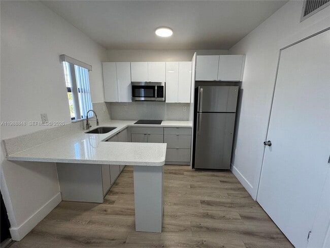 Building Photo - 1971 NW 2nd Ct