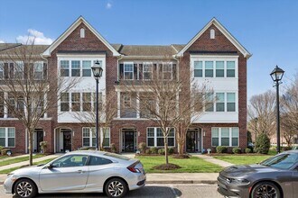 Building Photo - 513 Violet Ct