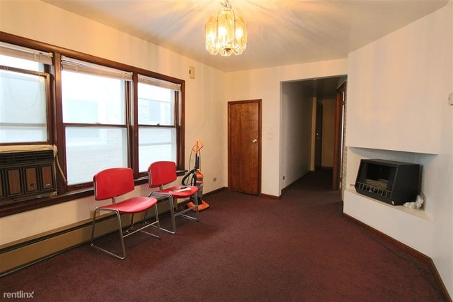 Building Photo - 3 br, 1 bath Apartment - 916 S Miller St # 1