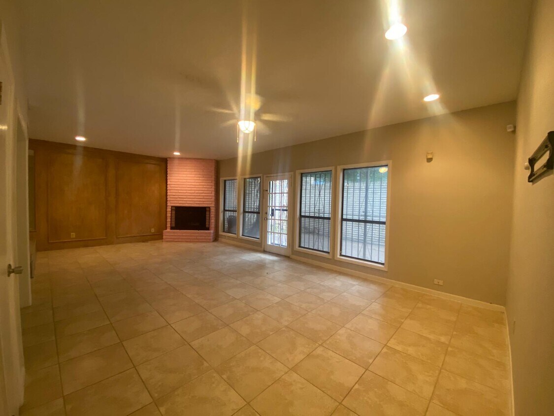 130 Martingale Unit 19, Laredo, TX 78041 Condo for Rent in Laredo, TX