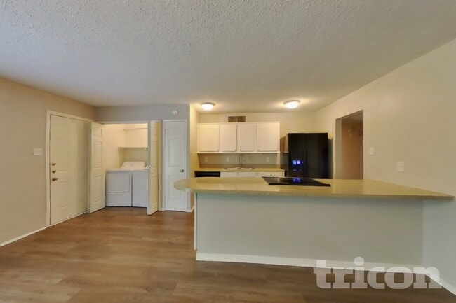 Building Photo - 1610 Pilot Way