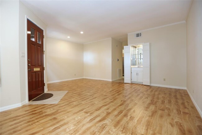 Building Photo - 2604 W Holcombe Blvd