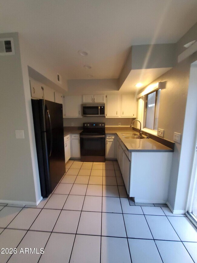 Foto del edificio - 9228 N 7th Ave