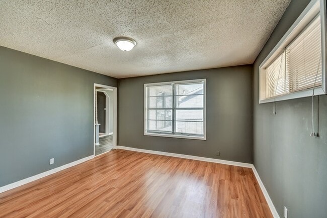 Building Photo - 1008 Minor Dr