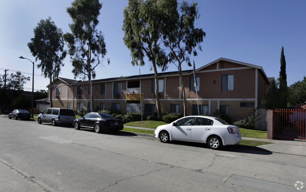 Building Photo - Camellia Apartments