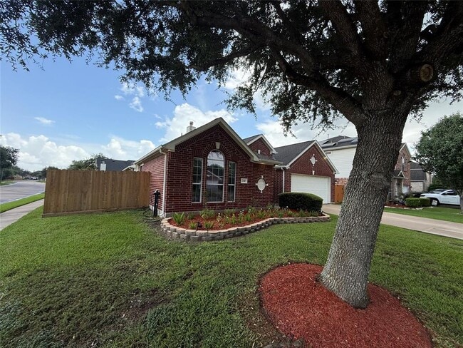 Building Photo - 2310 Megellan Point Ln