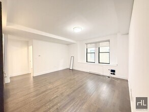 Building Photo - 2 Bed 2 bath With Home Office/ Washer and ... Building Photo - 2 Bed 2 bath With Home Office/ Washer and ...
