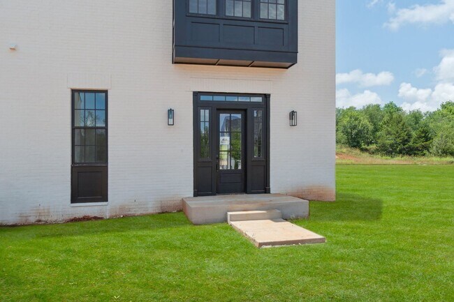 Building Photo - Natural Soul, Modern Flow, Your Boho Escape Awaits!