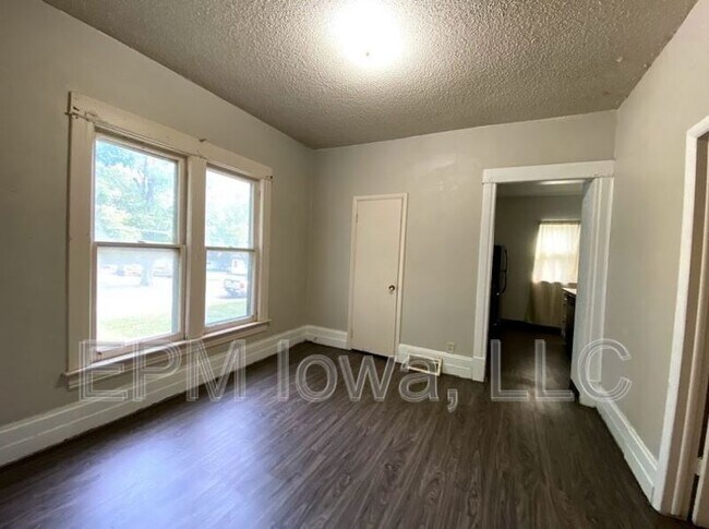 Foto del edificio - 1003 Grant Ave