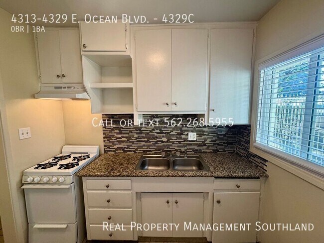 Foto del edificio - 4313-4329 E. Ocean Blvd.-4329C