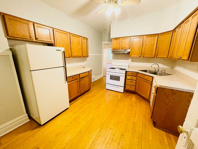 Foto del edificio - 5355 N Glenwood Ave