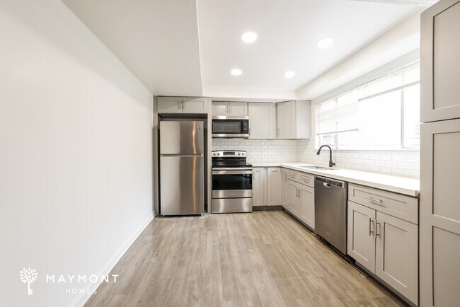 Foto del edificio - 8407 Old Meadow Ln