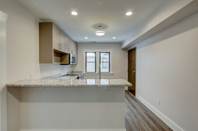Building Photo - 2105 N Booth St