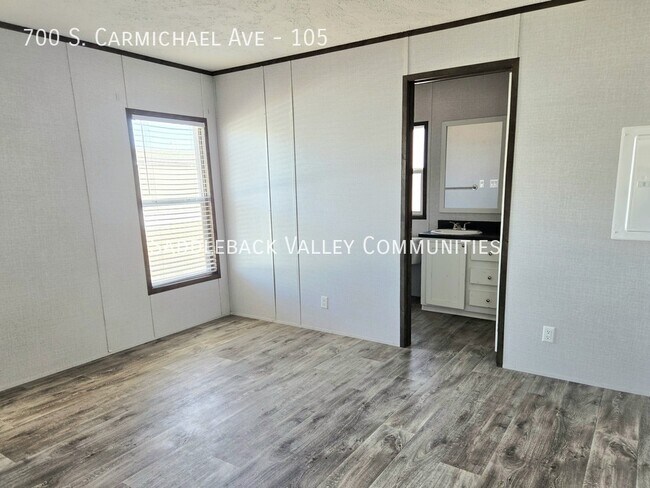 Foto del edificio - 700 S Carmichael Ave