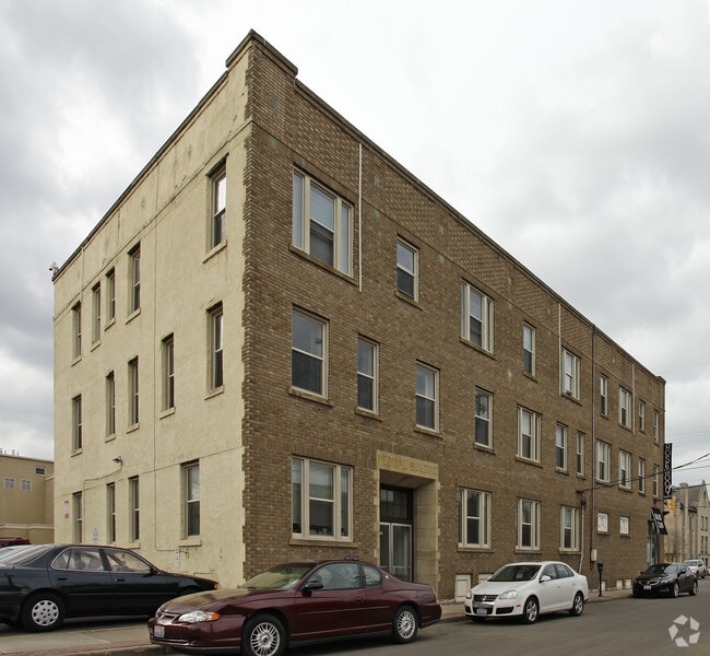 Building Photo - Rosewood Place Apartments