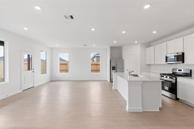 Building Photo - 5406 Peacock Bass Dr