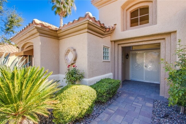 Building Photo - 2660 Crown Ridge Dr