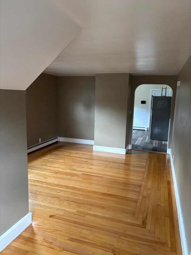 Building Photo - 13 Stayton St