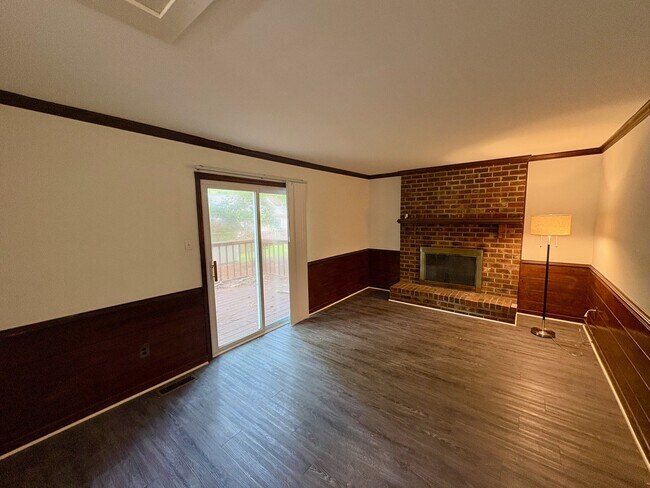 Foto del edificio - 4815 Junilla Ln
