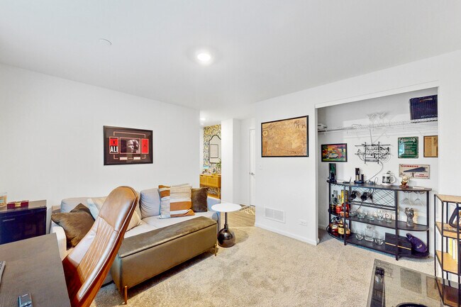 Building Photo - 1624 Bentz Way