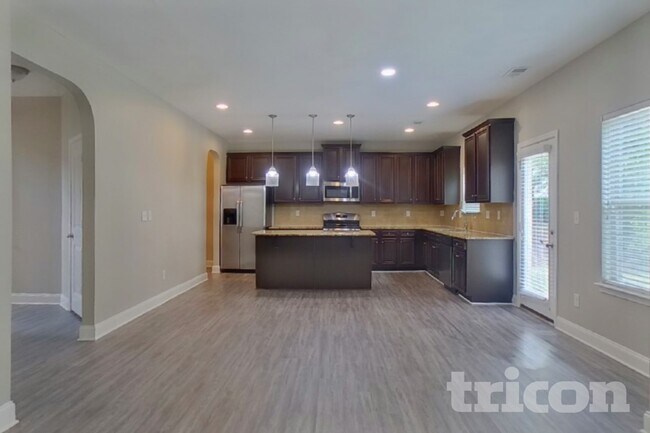 Foto del edificio - 2102 Farmdale Ct NE