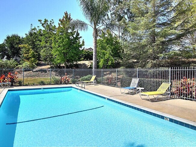 Foto del edificio - 7386 Calle Real