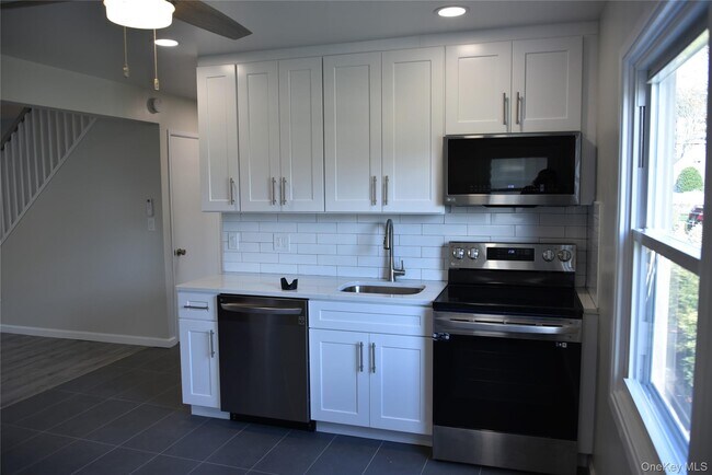 Building Photo - 55 Acre Ln