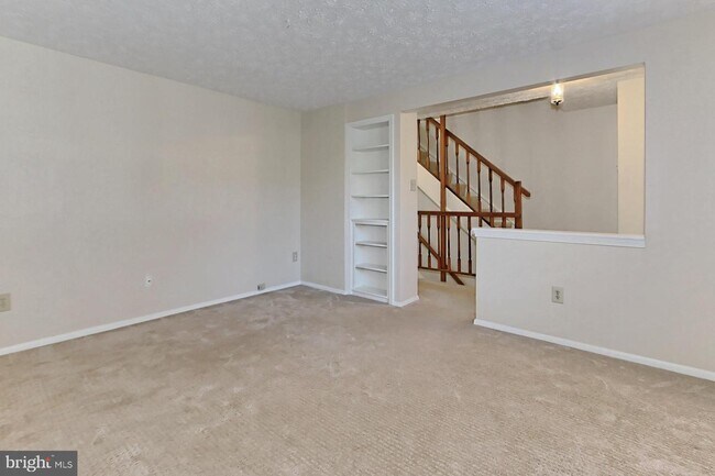 Building Photo - 10943 Harpers Square Ct