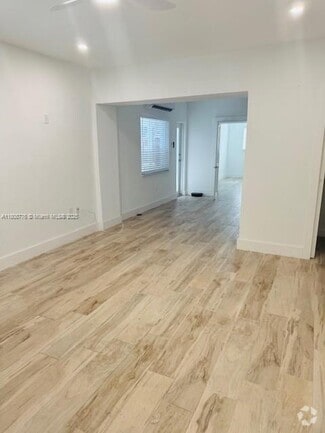 Building Photo - 1553 Jefferson Ave