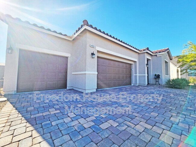 Foto del edificio - 4901 Fairwood Ct