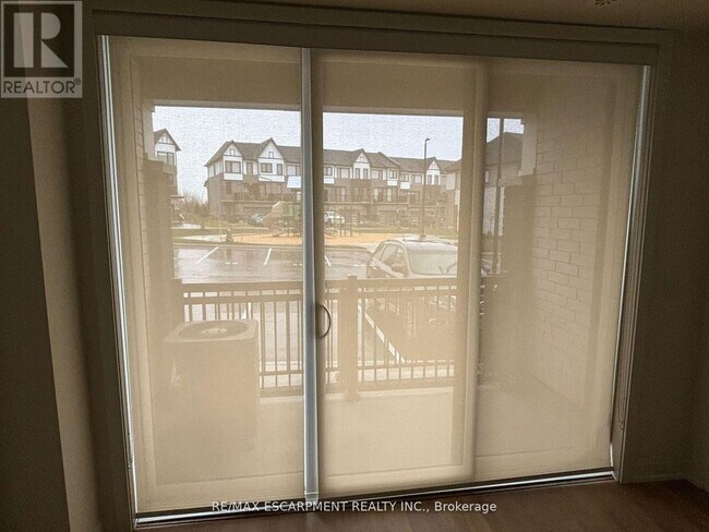 Photo du bâtiment - 160 Densmore Rd