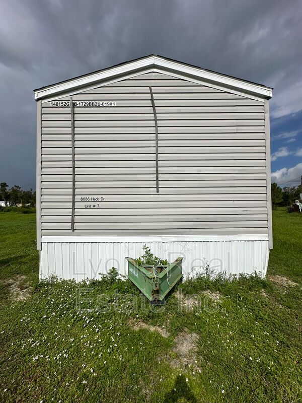 Foto del edificio - 8086 Heck Dr