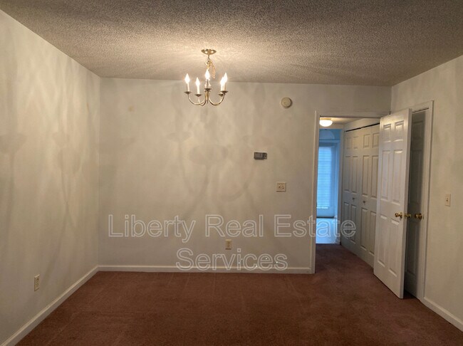 Foto del edificio - 1100 Pineland Ave
