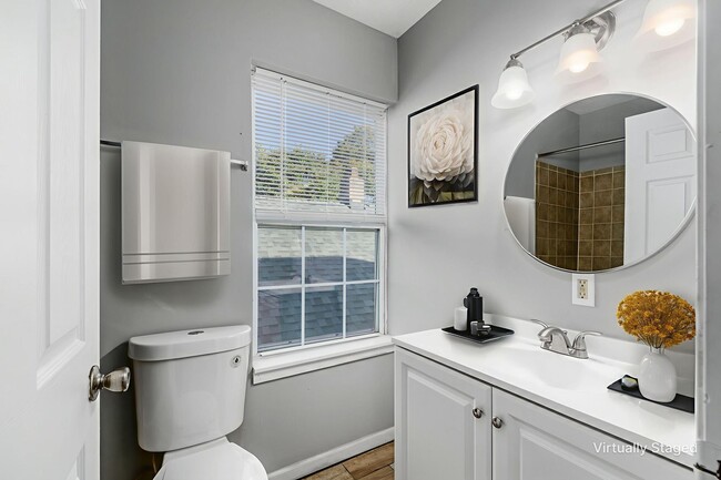 Building Photo - 78/80 Meek